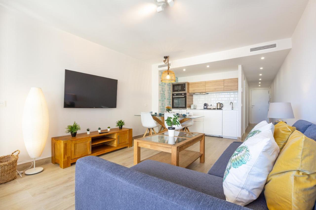 Apartamento Junto Al Faro .Marbella Centro.Vistas Mar Y El Puerto. Luaran gambar